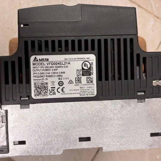 BIẾN TẦN DELTA VFD004EL21A